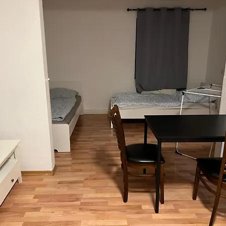 Guenstige Ferien- Und Monteurswohnung In Suedlich Von Leipzg Naehe A72