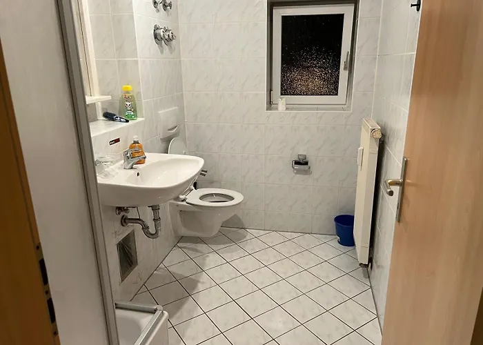 شقة Guenstige Ferien- Und Monteurswohnung In Suedlich Von Leipzg Naehe A72